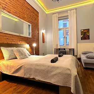  Apartament V6 By Small Ungaria